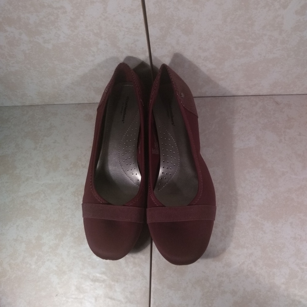 Cloudwalkers by avenue short wedge shoes
